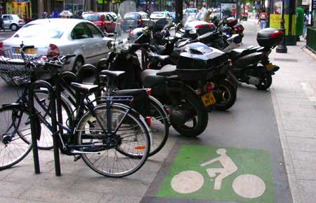 Parijs denkt na over fietspaden